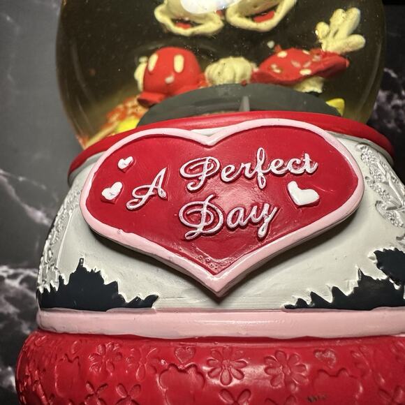 Mickey Mouse And Minnie Mouse Music Playing Snow Globe - Picture 7 of 10